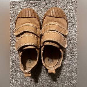 Size 8 toddler boy shoes